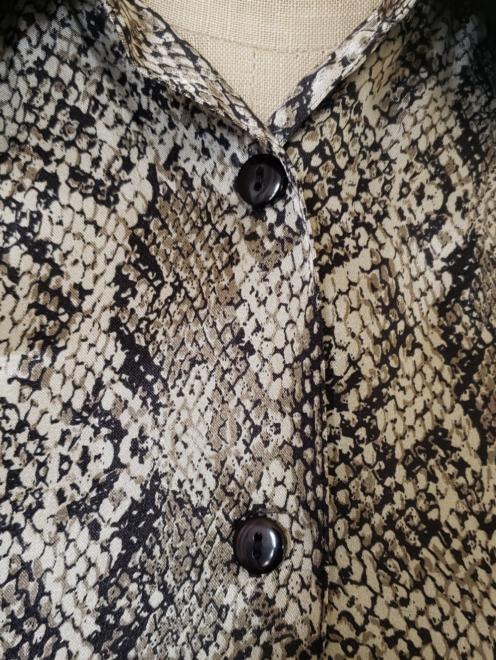 Vintage Notations Silky Snake Print Button Down Blouse Grey White Petite Small - Picture 8 of 15